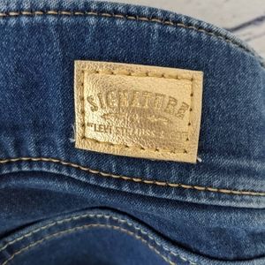 Levi Signature Shaping Denim Sz. 4